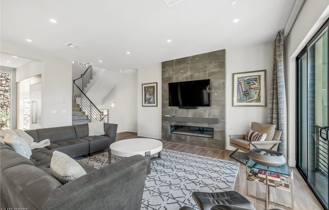 406 Solitude Peak Lane