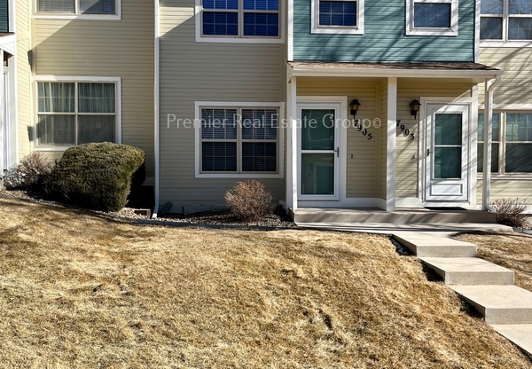 7905 LEXINGTON PARK DR