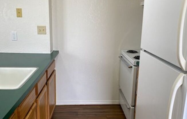 Studio, 1 bath, 460 sqft, $575, Unit 1819-8