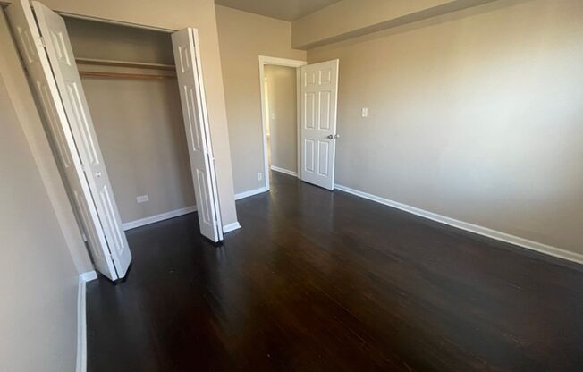 2 beds, 1 bath, $1,350, Unit 2648 # 5