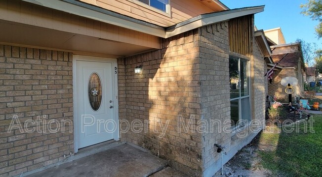 4929 CEDAR PASS DR
