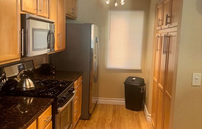2 beds, 2 baths, $2,195, Unit 213