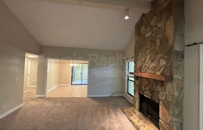 304 COMERAGH SE