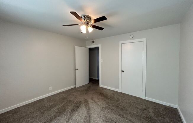 2 beds, 1 bath, $850, Unit MA9141