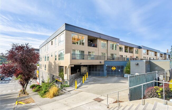 Top-Floor Condo with Office/Den + Private Balcony in the Heart of Seattle