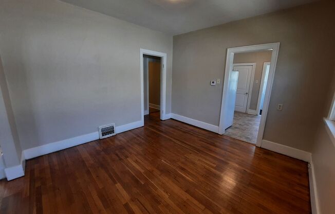 2 beds, 1 bath, $1,195