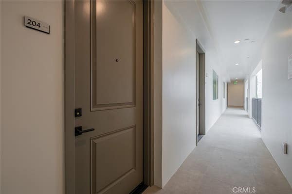 10218 FERNGLEN AVE