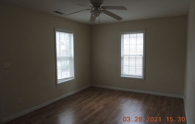 2 beds, 2 baths, $1,000, Unit # 3