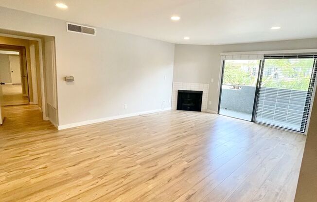 Holmby Apartments
