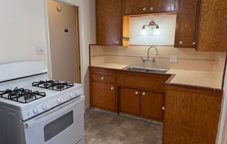 Thompson Ave, 1055 - LO