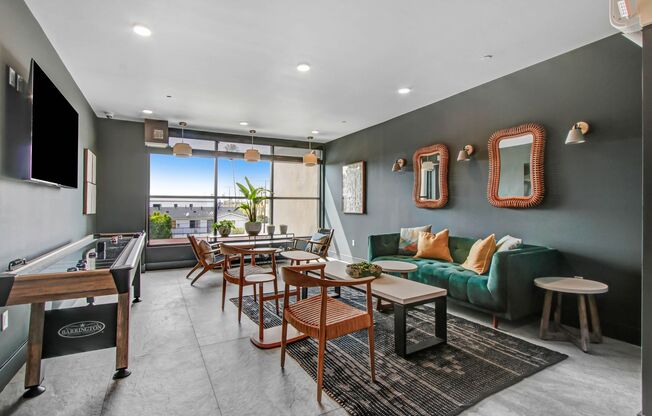2 beds, 2 baths, 875 sqft, $2,905, Unit 505