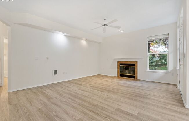 2 beds, 2 baths, $2,395, Unit Unit 801