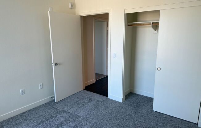 2 beds, 2 baths, 890 sqft, $2,610, Unit 216