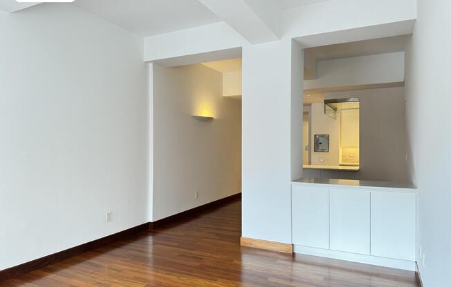 1 bed, 1.5 baths, 947 sqft, $5,700, Unit 5A