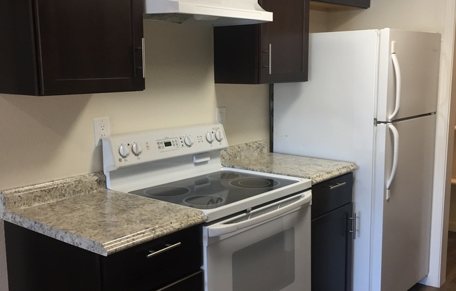 2 beds, 1 bath, 950 sqft, $1,225, Unit 116