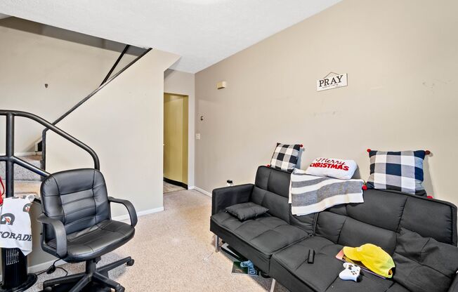 1 bed, 1 bath, 1,300 sqft, $1,049, Unit 114 S 11th Street
