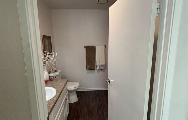 1 bed, 1 bath, 750 sqft, $2,340, Unit 1611