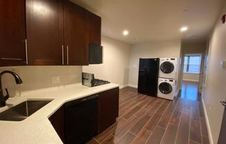 2 beds, 2 baths, 900 sqft, $1,850, Unit 2