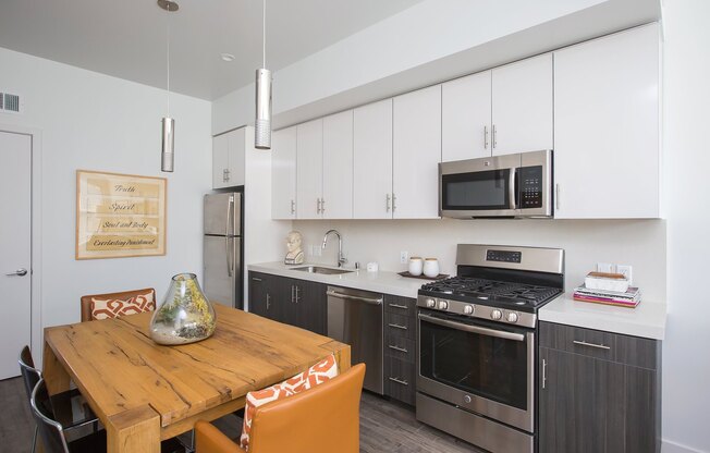 3 beds, 2 baths, 1,066 sqft, $3,295, Unit 225