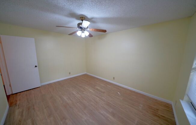 3 beds, 1 bath, $1,400