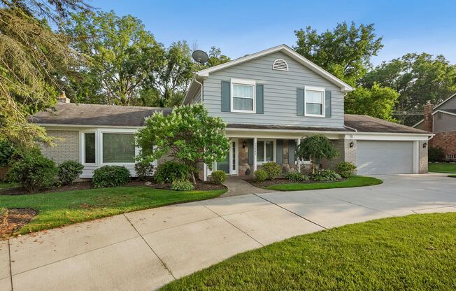 BEAUTIFUL FARMINGTON HILLS, MI HOME
