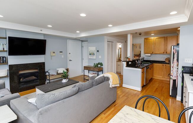 Fantastic Location Near Brightwood Park - 1 Bed/1 Bath Condo Rental