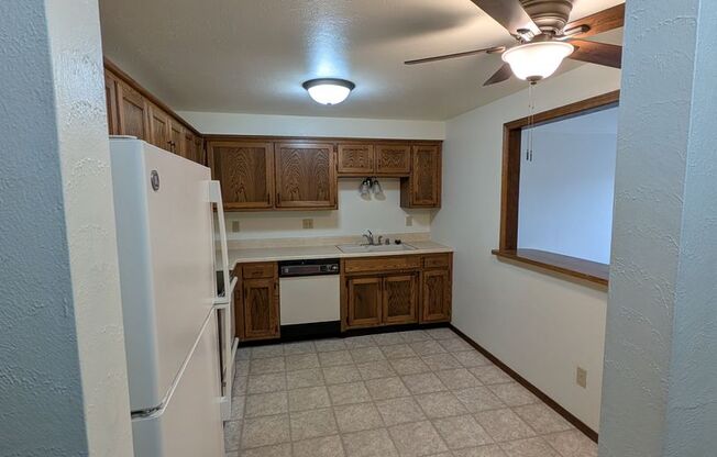 2 beds, 2 baths, 1,034 sqft, $1,279, Unit 1401 043