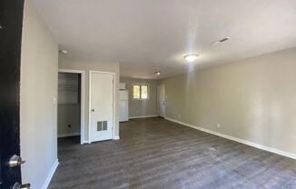 2 beds, 1 bath, $1,050