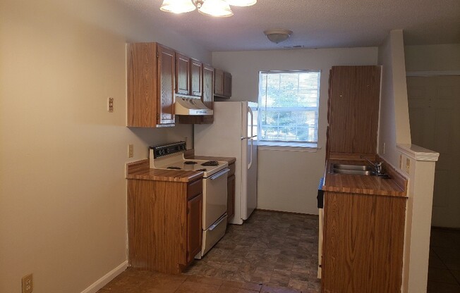 Ranch-style 2BD/2BA townhome in quiet neighborhood in Garner!