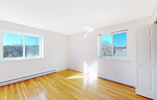 1 bed, 1 bath, 700 sqft, $2,250, Unit 34