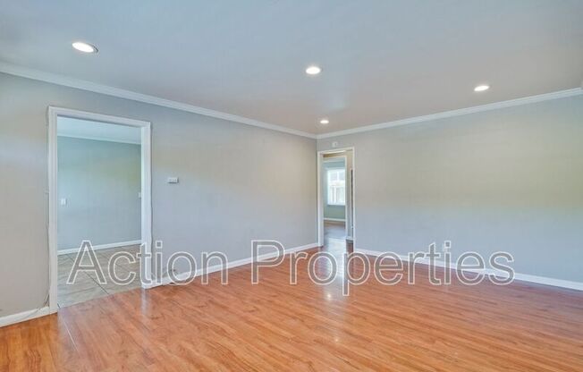 489 ROLLINS RD
