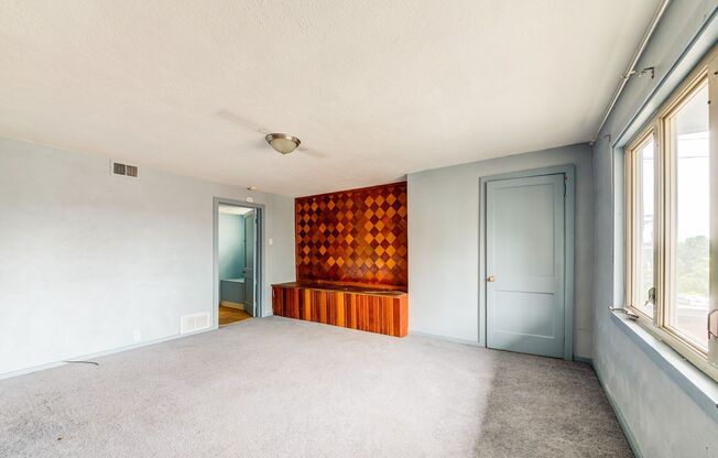 3 beds, 2 baths, $1,075, Unit Arlington