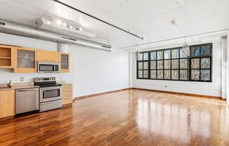 Available NOW!! Avenue Lofts Studio