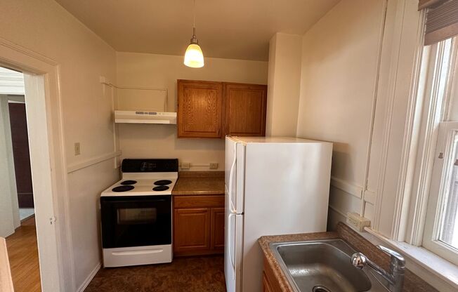 1 bed, 1 bath, 662 sqft, $1,175, Unit A31