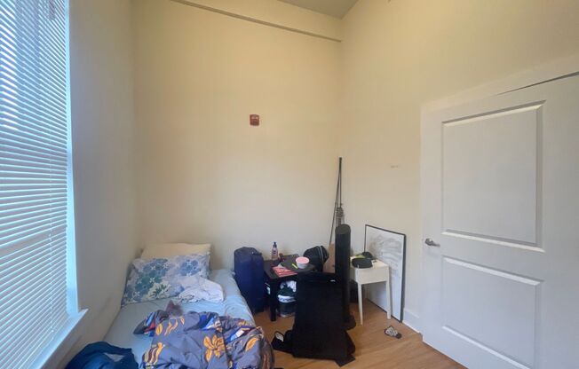 2 beds, 2 baths, $1,450, Unit Unit 02