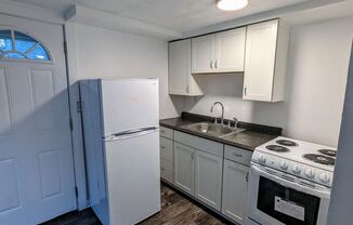 1 bed, 1 bath, 450 sqft, $700, Unit Unit 1