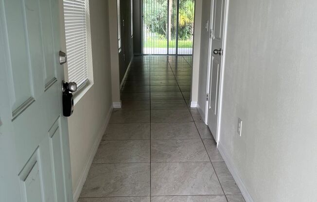 Beautiful 4-Bedroom Home in Cypress Hammock – Kissimmee, FL