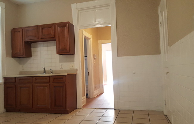 3 beds, 2 baths, 1,875 sqft, $1,100