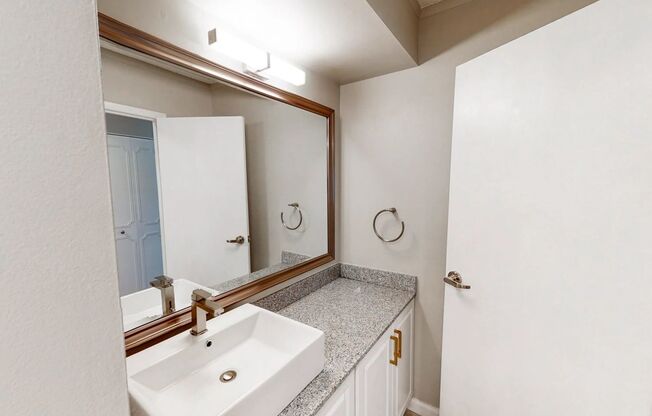 2 beds, 1.5 baths, 1,035 sqft, $1,605, Unit 1-505