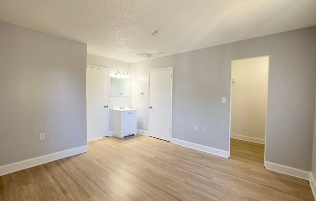 1 bed, 1 bath, 495 sqft, $1,079, Unit F11