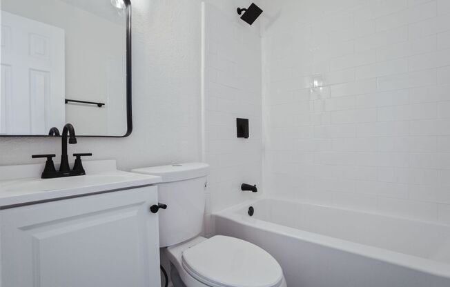 2 beds, 1 bath, 850 sqft, $1,075, Unit F6