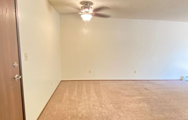 1 bed, 1 bath, 640 sqft, $941, Unit VC-124