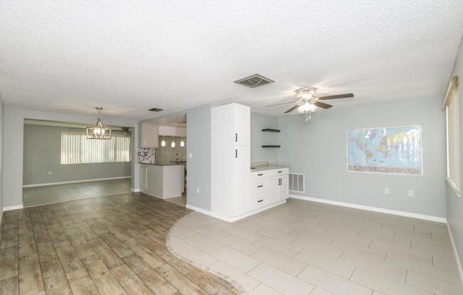 12111 MEADOWBROOK LN