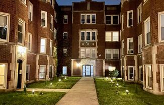 2201 E 70th Pl
