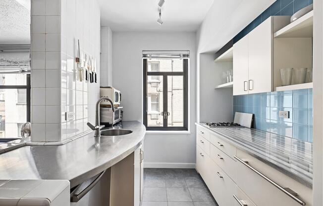 25 W 54 ST