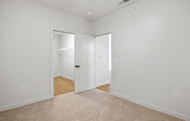 1 bed, 1 bath, 703 sqft, $1,325, Unit 113