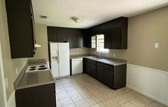 FOR RENT 3 Bed 2 bath home