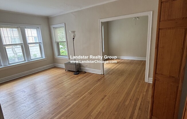 910 Reba Pl