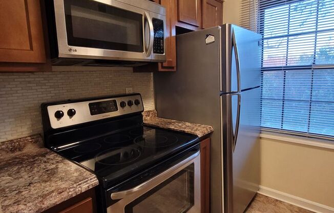 2 beds, 1 bath, $1,395