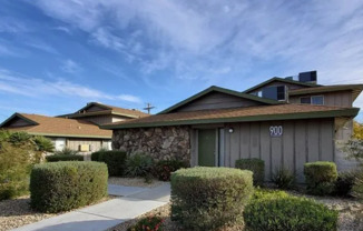 2 beds, 1.5 baths, 992 sqft, $1,350, Unit 900B